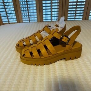 Princess Polly Sandals size 8